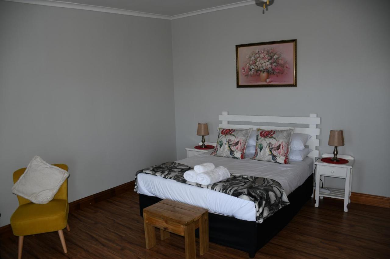 Friendz Guesthouse Knysna Exterior foto